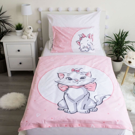 A set of bedding for a crib with Marie Cat 90x120