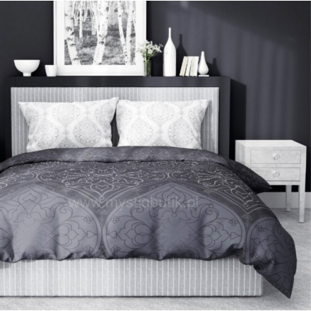 Satin bedding with oriental glamour pattern